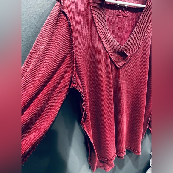 Women’s Free People Asher Thermal Oversized V Neck Knit Top Raw Edge Detail Sz M - Picture 3 of 5